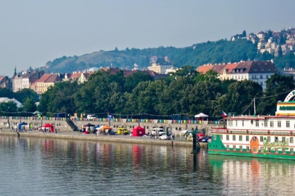 Dream City Prag Exteriör bild